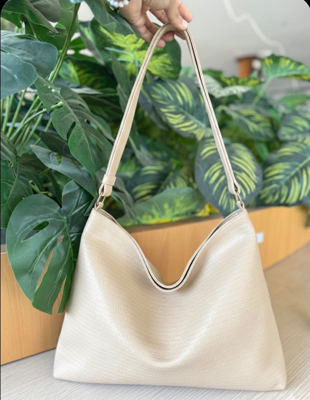 Basic shoulder bag